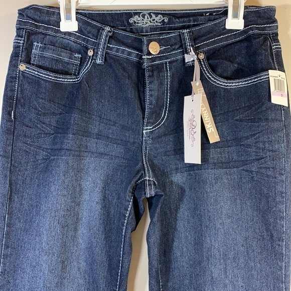 NWT. Dolm 11 (Waist 32”) 9” High-rise Skinny Fit Jeans. - Picture 3 of 9